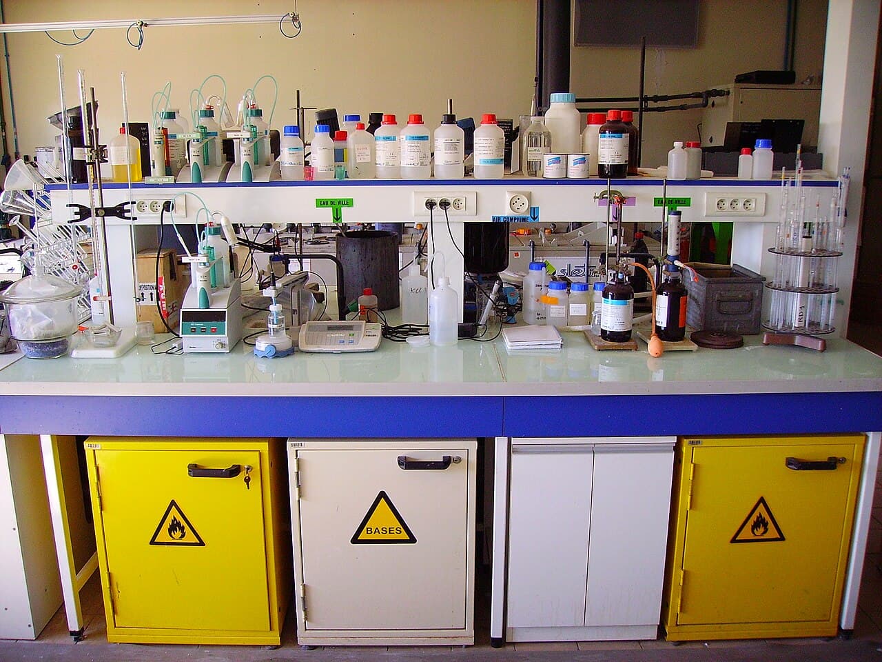Chemistry laboratory bench